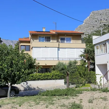 With A Parking Space Zrnovnica, Split - 9493 شقة Žrnovnica