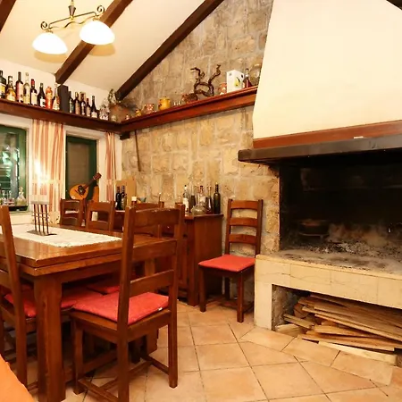 With A Parking Space Zrnovnica, Split - 9493 شقة Žrnovnica