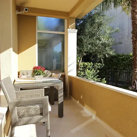 With A Parking Space Zrnovnica, Split - 9493 شقة *