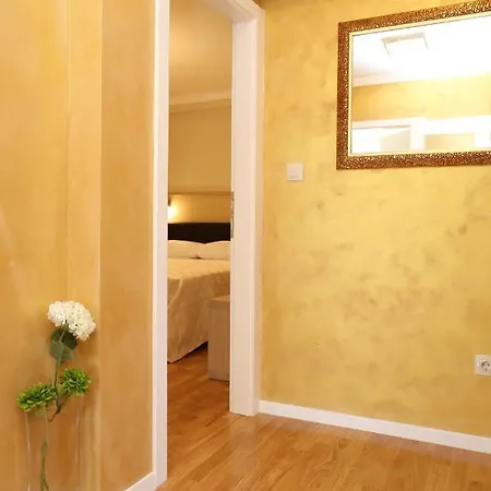 شقة With A Parking Space Zrnovnica, Split - 9493