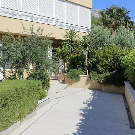 With A Parking Space Zrnovnica, Split - 9493