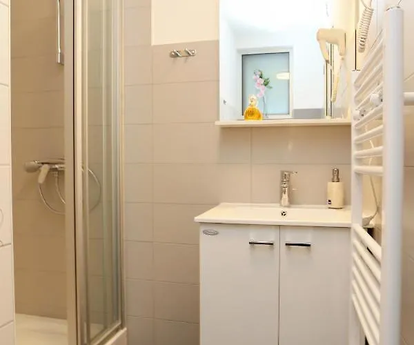 With A Parking Space Zrnovnica, Split - 9493 *