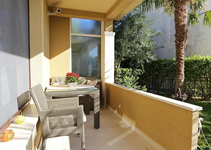 With A Parking Space Zrnovnica, Split - 9493 Διαμέρισμα *