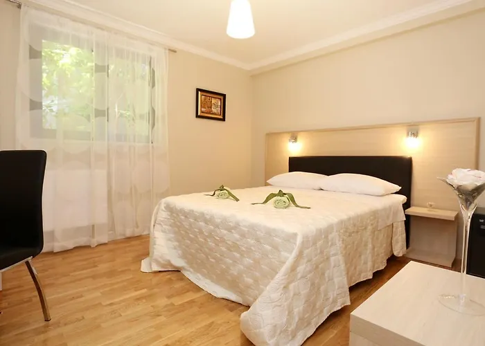 With A Parking Space Zrnovnica, Split - 9493 * Žrnovnica